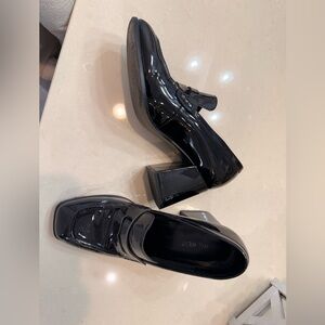Nine West patent chunky heel shoe.
